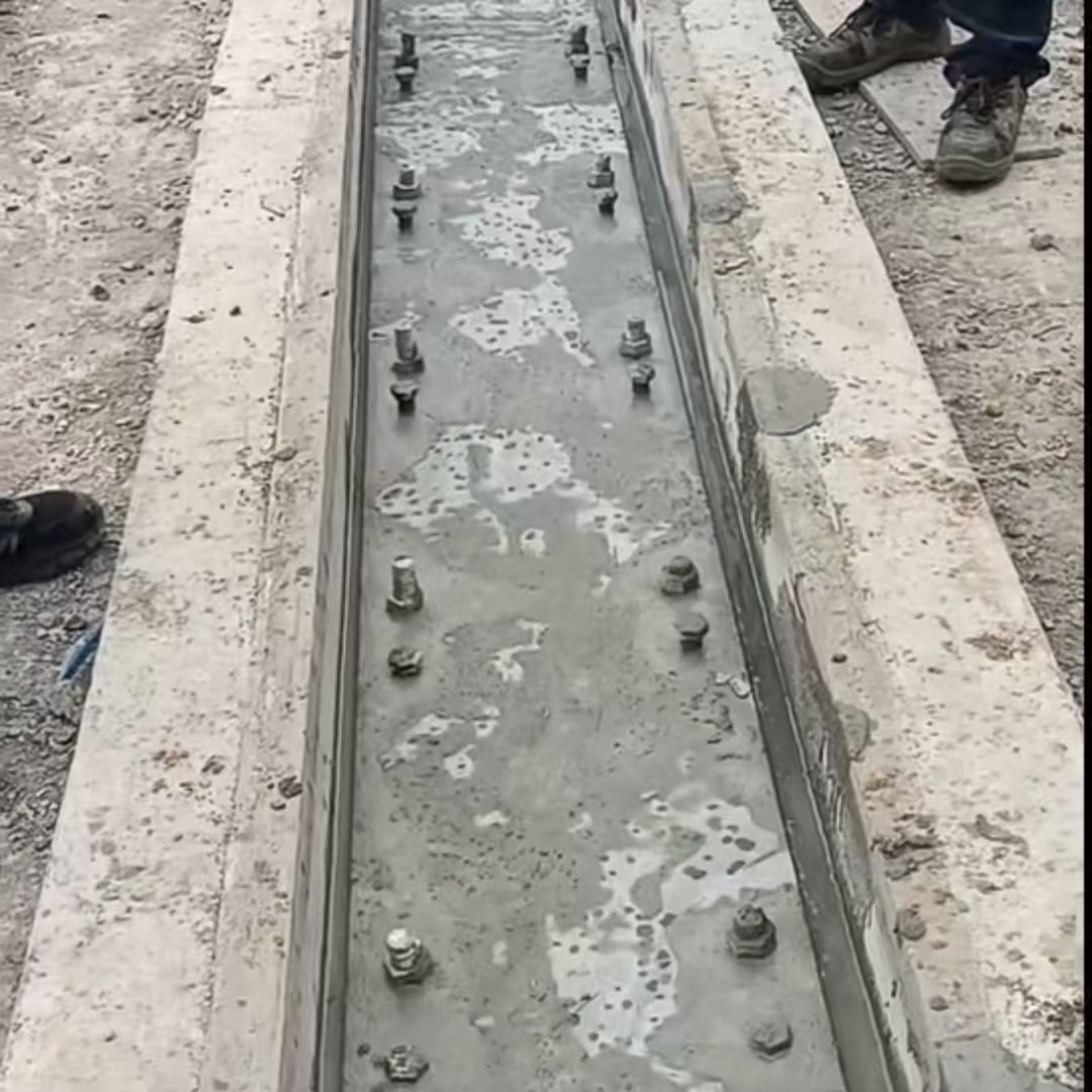 镇江港口码头起重机龙门吊重型机械设备稳固用早强快凝轨道胶泥